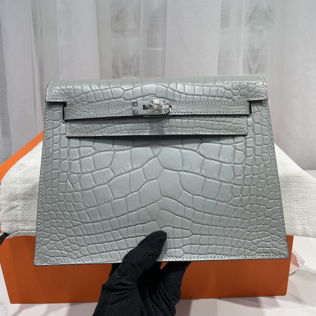 Hermes Kelly Danse Evercolor Bag In Grey Crocodile Niloticus Leather